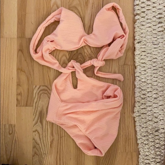 Light pink twist front cutout one piece - Picture 2 of 2